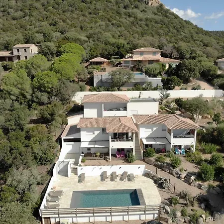 Tres Belle Vue Et Piscine Chauffee - Baccalocation