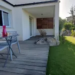 Tres Belle Vue Et Piscine Chauffee - Baccalocation