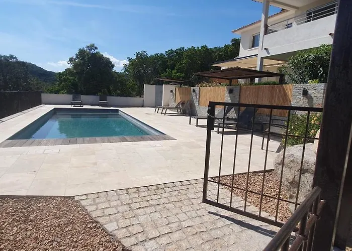 Tres Belle Vue Et Piscine Chauffee - Baccalocation * بورتو فيكشْيو
